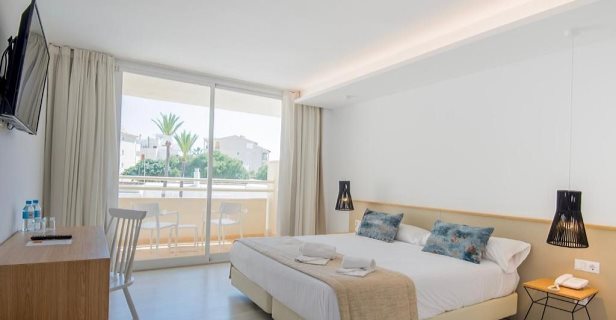 Globales Cala Bona Suites