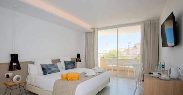 Globales Cala Bona Suites