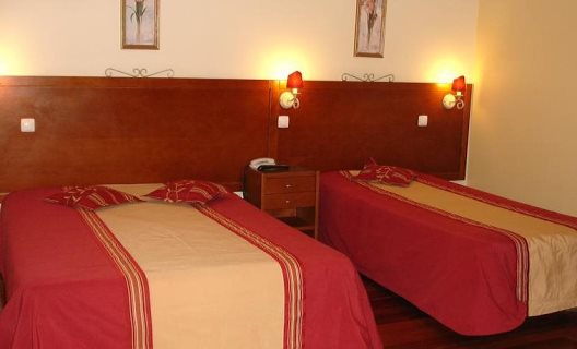 Grande Pensao Residencial Alcobia
