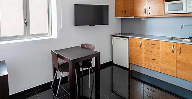 Hesperia Fira Suites Barcelona
