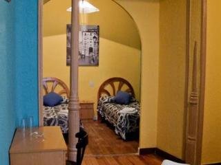 Hostal 12 Rooms