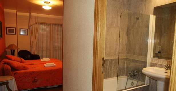 Hostal Acella