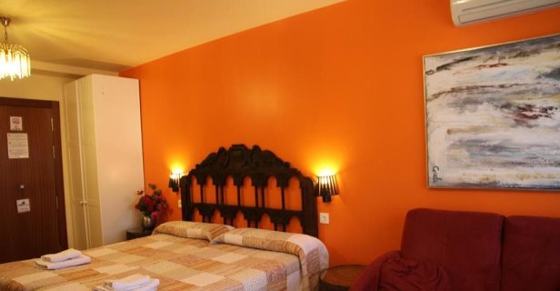 Hostal Acella