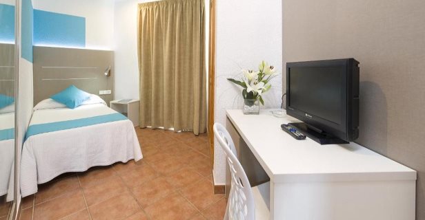 Hostal Adelino