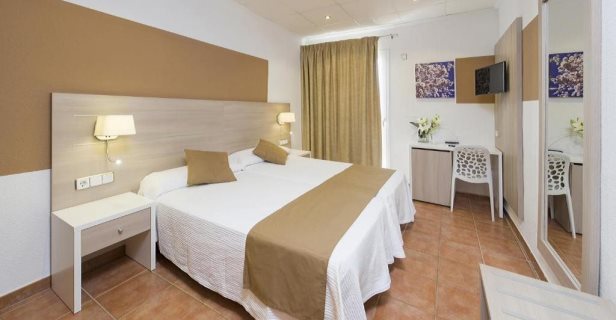 Hostal Adelino