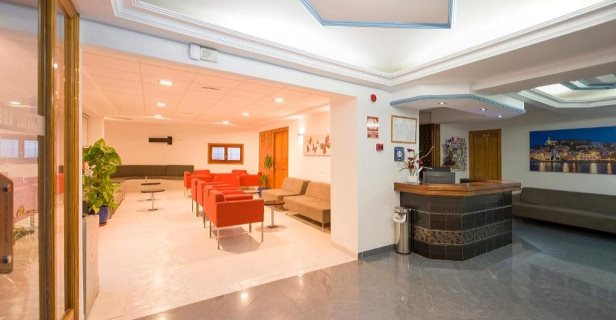 Hostal Adelino