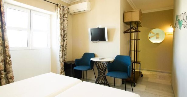 Hostal Alameda