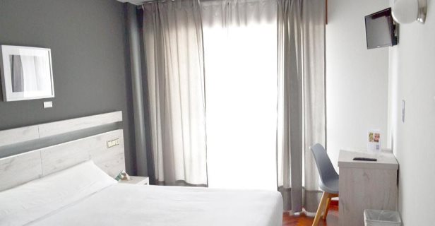 Hostal Alda Puerta Coruña
