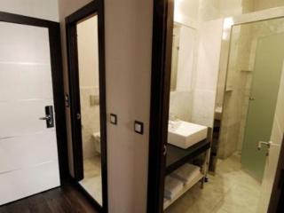 Hostal Alhambra Suites