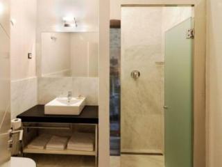 Hostal Alhambra Suites