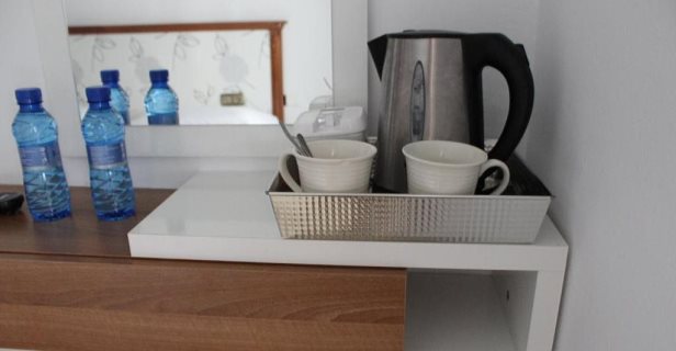 Hostal Apartamentos Abril