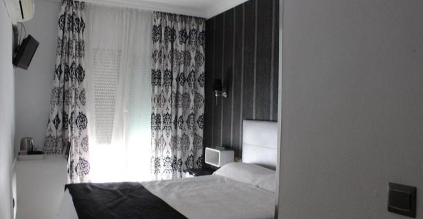 Hostal Apartamentos Abril