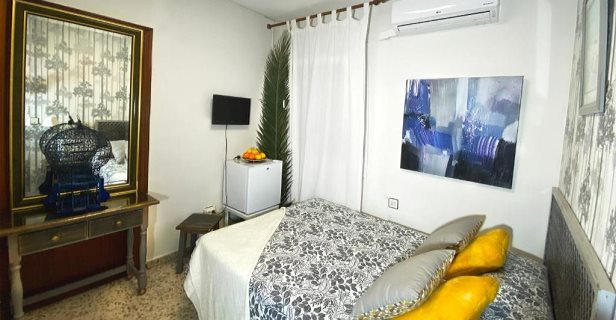 Hostal Azahara Nerja