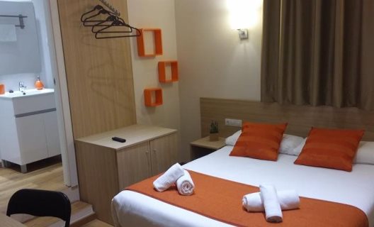 Hostal Barcelona Travel