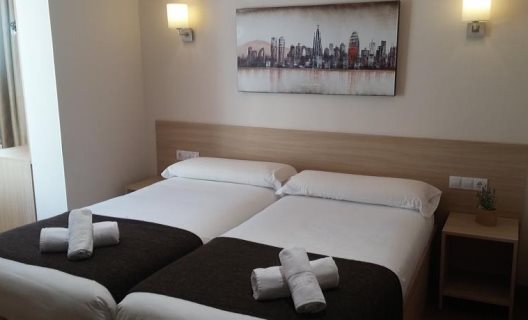 Hostal Barcelona Travel
