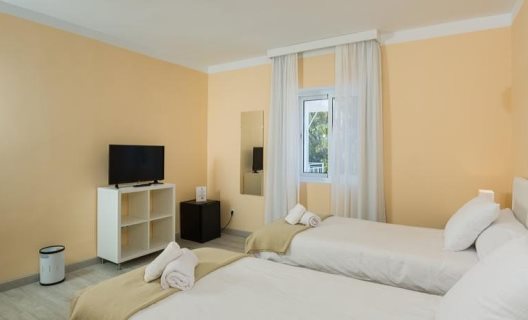 Hostal Bluebelle By Pillow