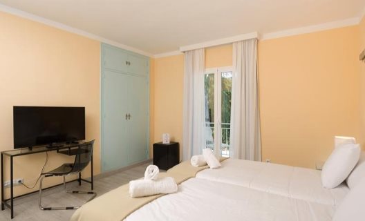 Hostal Bluebelle By Pillow