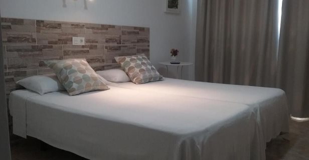 Hostal Cardona