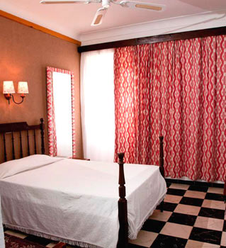 Hostal Cas Bombu
