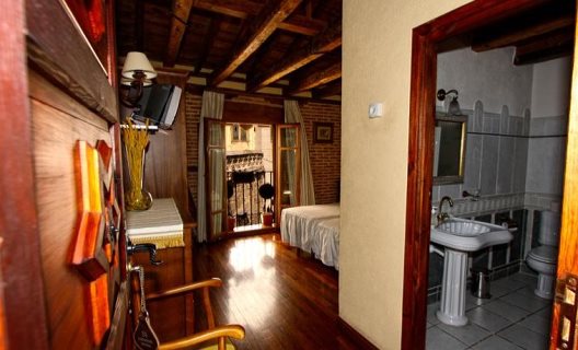 Hostal Casa De Cisneros