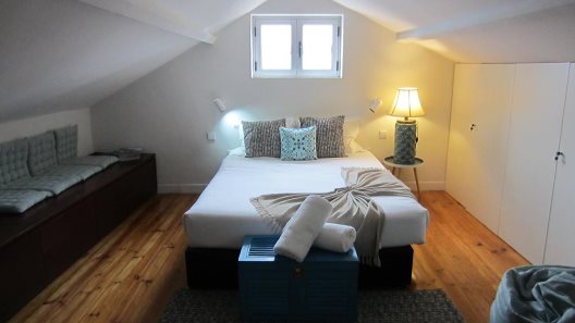 Hostal Charm Garden Almada