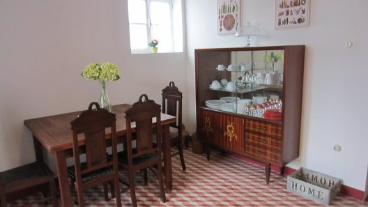 Hostal Charm Garden Almada