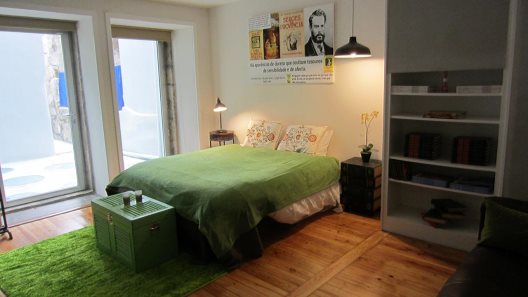 Hostal Charm Garden Almada