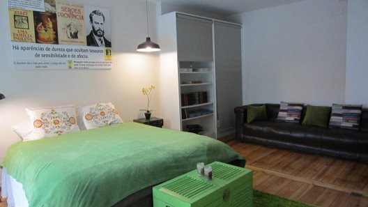 Hostal Charm Garden Almada
