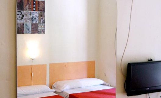 Hostal Duquesa Plaza
