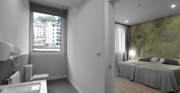 Hostal Eibarrooms Auto Checkin
