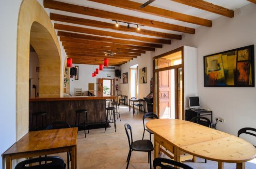 Hostal Embat