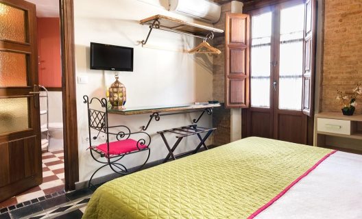 Hostal Equity Point Girona