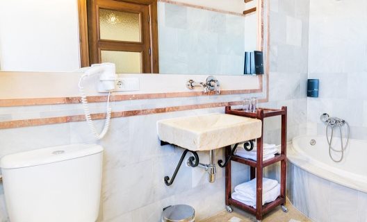 Hostal Equity Point Girona