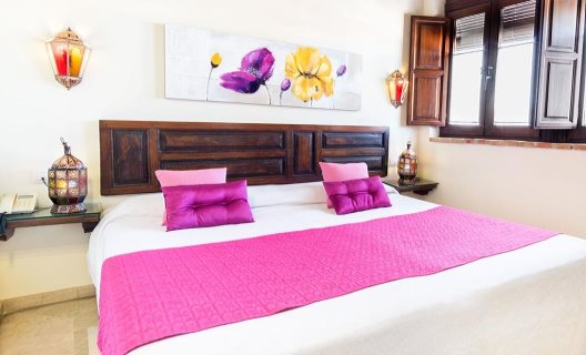 Hostal Equity Point Girona