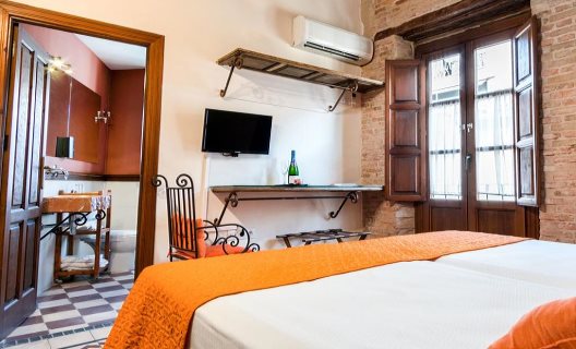 Hostal Equity Point Girona