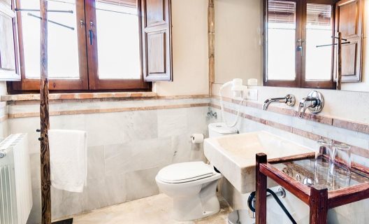 Hostal Equity Point Girona