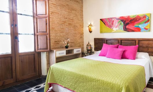 Hostal Equity Point Girona