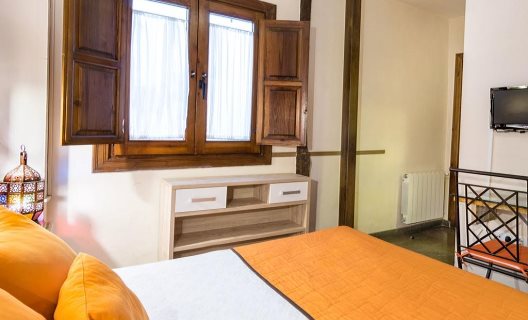 Hostal Equity Point Girona