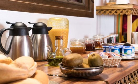 Hostal Equity Point Girona