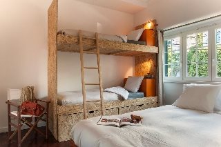 Hostal Estoril Beach House