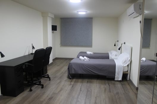 Hostal Europa House Village