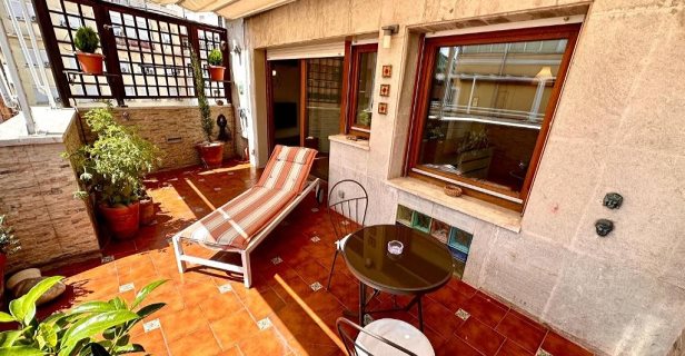Hostal Far Home Gran Vía