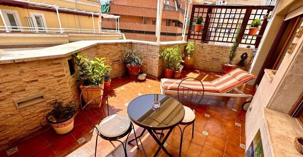 Hostal Far Home Gran Vía