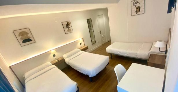Hostal Far Home Gran Vía