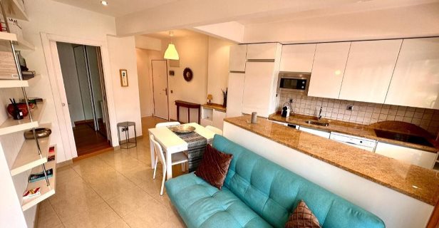 Hostal Far Home Gran Vía