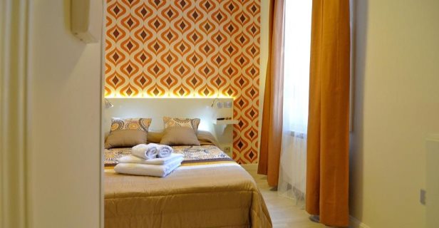 Hostal Far Home Plaza Mayor