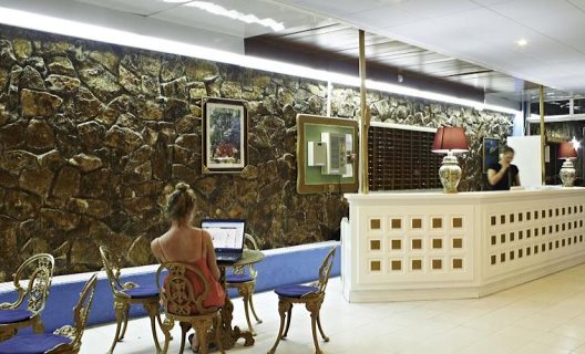Hostal Goya Lloret Club