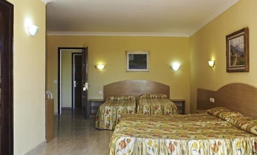 Hostal Goya Lloret Club