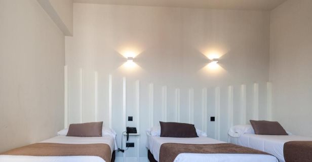 Hostal Gran Via 44