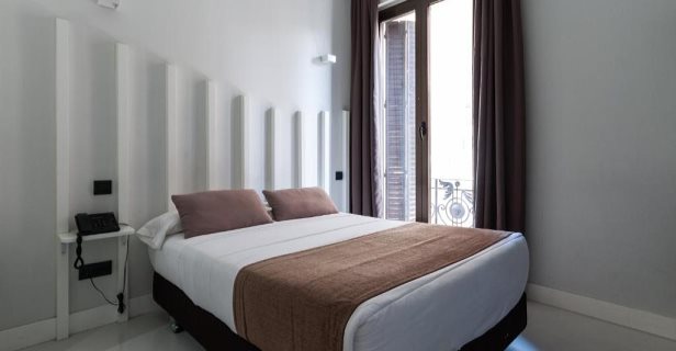 Hostal Gran Via 44